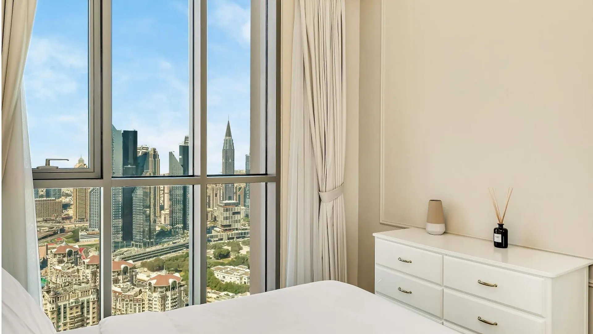 Brand New! Downtown Views Located On Dubai Mall Апартаменты