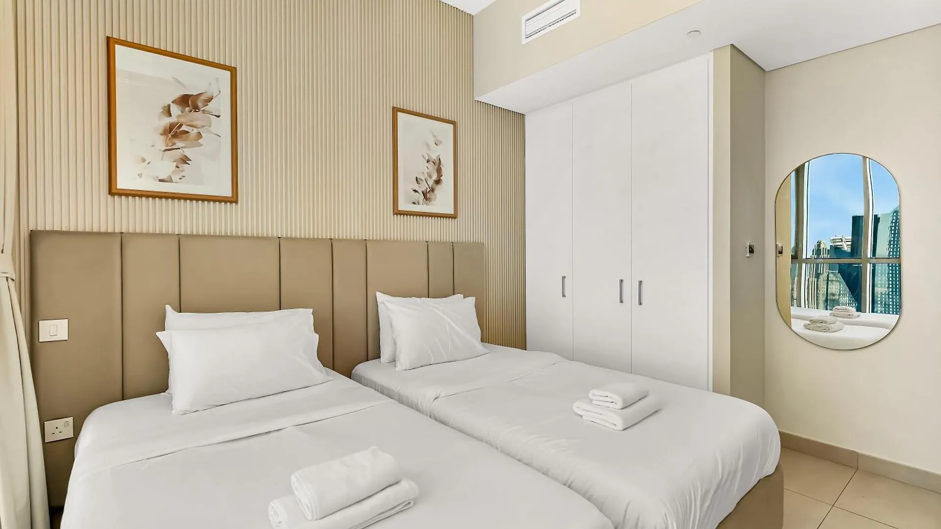 Brand New! Downtown Views Located On Dubai Mall 0*,